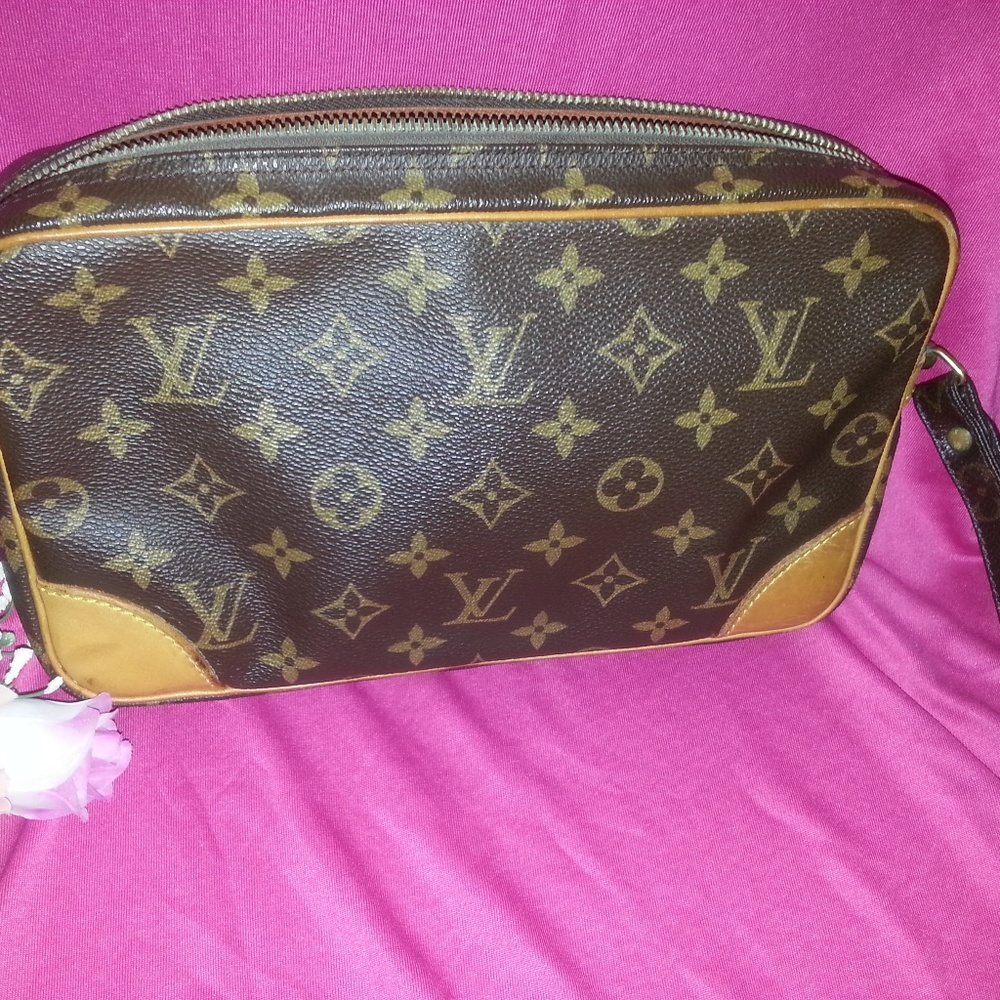 Authentic Vintage Louis Vuitton Compeigne Clutch